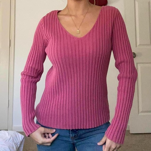 sweater - Picture 2 of 5